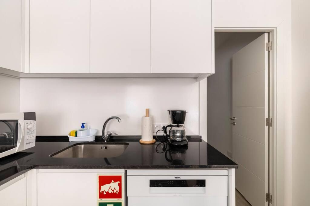 Cozy And Modern Flat In * Lisbon